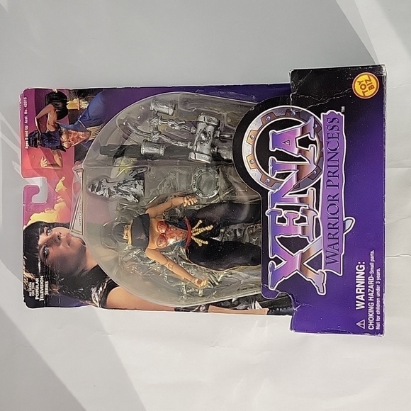 Toy Biz, Xena Warrior Huntress, Gabrielle Orphan of War, & Harem Xena w/ Pillar - Picture 14 of 17